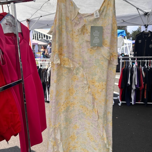 H&M Pastel Floral Dress - Picture 2 of 4